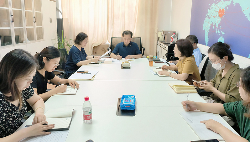 王卫东调研学校国际交流工作并看望留校国际学生