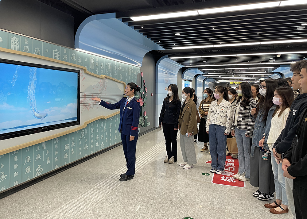 外国语学院学生党支部开展“廉韵润初心,清风强党性”主题党日活动