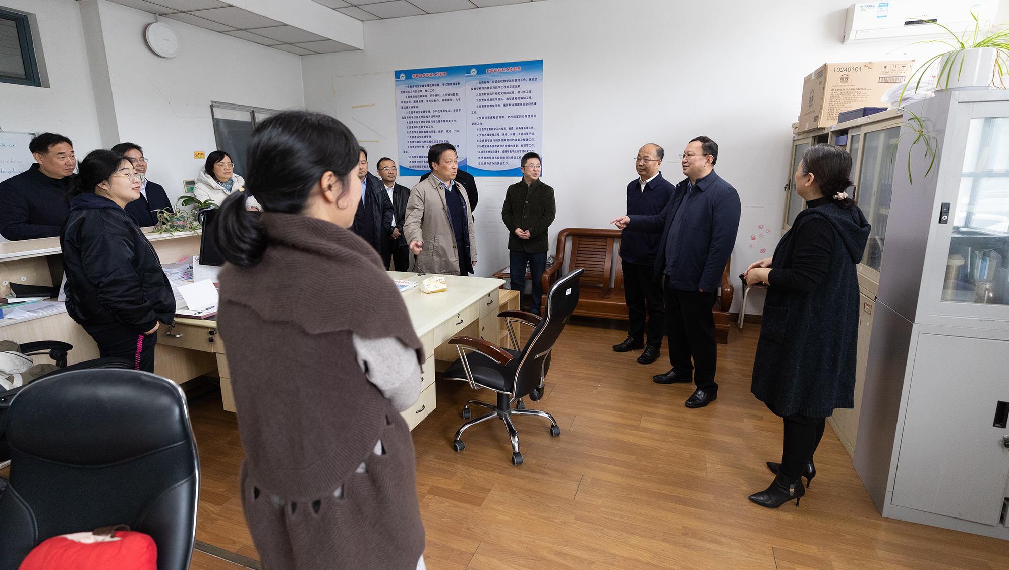 尚庆飞、杨宇民走访各职能部门