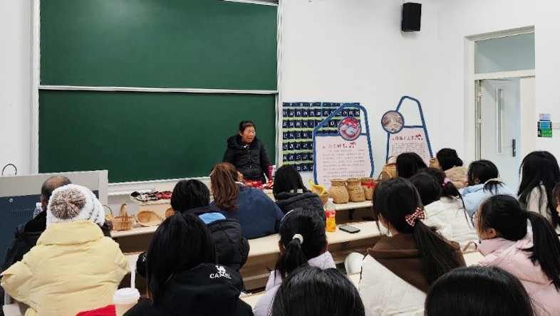 我校举办“匠心筑梦·非遗传承进校园”活动